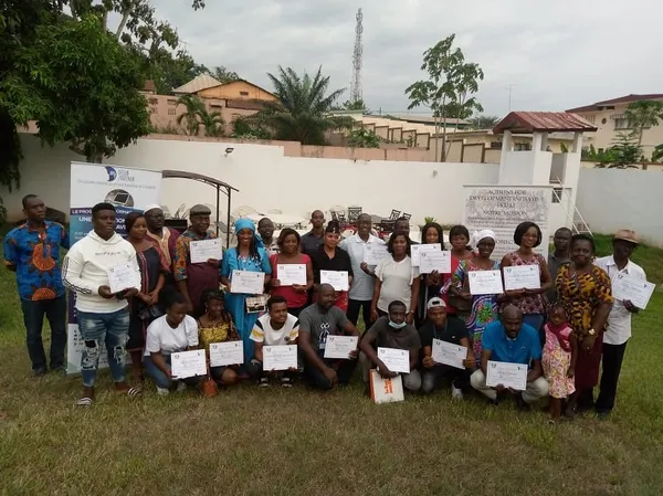Agboville : une vingtaine de jeunes formés en informatique