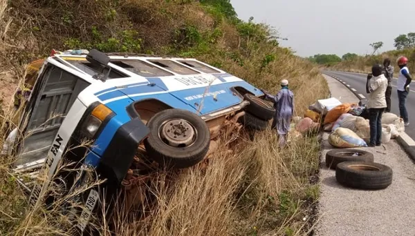 Accident à Tafiré : un mini-car se renverse, plusieurs victimes
