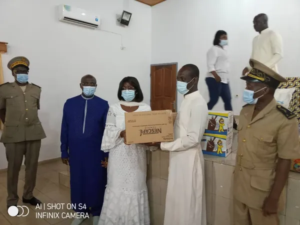 Daloa : un don de vivres et de non vivres à des structures catholiques