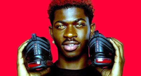 Lil Nas X et ses « Satan Shoes » (chaussures de Satan) avec une goutte de sang font scandale aux Etats-Unis
