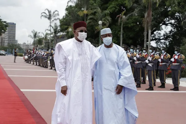 Ouattara accorde une audience à  Mahamadou Issoufou
