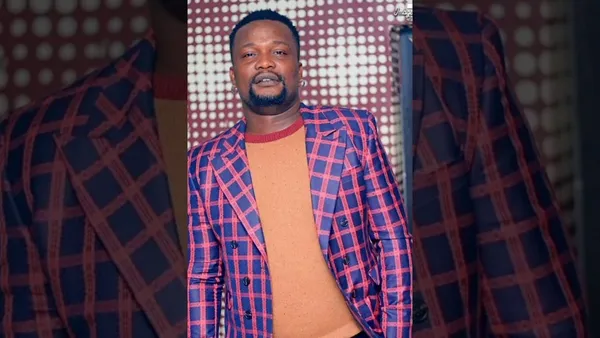 Affaire Koffi Olomidé quitte la scène du Femua, Vetcho Lolas réagit: « il a ses caprices »
