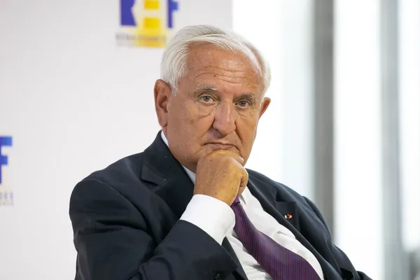 Bombardement Bouaké : Raffarin révèle, « quand 3 ministères sont impliqués, au bout de 16 ans, le secret n’est pas sorti »