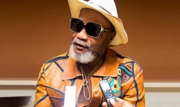 Koffi Olomidé, chanteur congolais