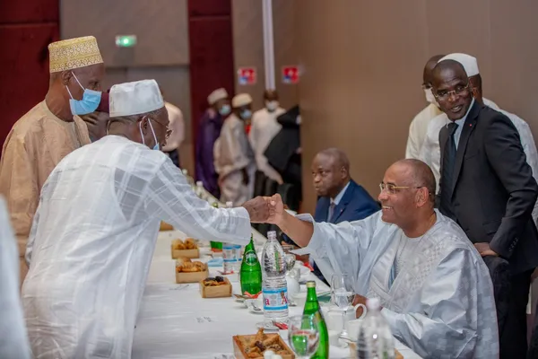 Ramadan 2021 : Patrick Achi à une rupture collective de jeûne du COSIM, en images