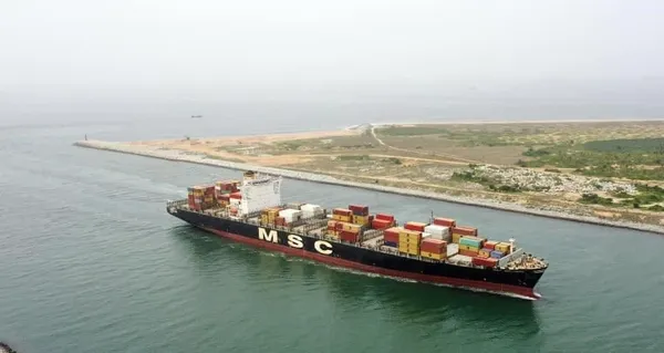 Côte d’Ivoire : le port d’Abidjan accueille son 1er navire de plus 300m de long