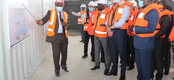 Réhabilitation du pont FHB d’Abidjan : Amédé Kouakou et Bruno Le Maire s’imprègnent de l’avancement des travaux