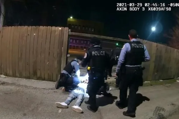 Etats-Unis : la vidéo d’un policier abattant un adolescent de 13 ans choque le monde, « insoutenables »