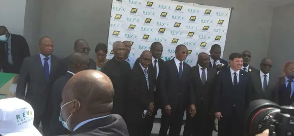 Université de Cocody : le ministre Bruno Koné inaugure un bureau de poste digital