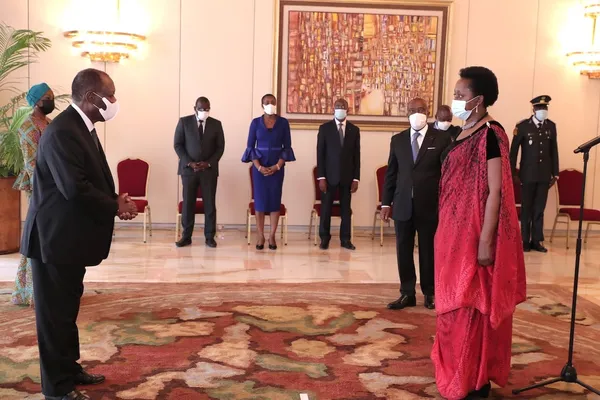 Alassane Ouattara : 5 nouveaux ambassadeurs présentent leurs lettres de créance