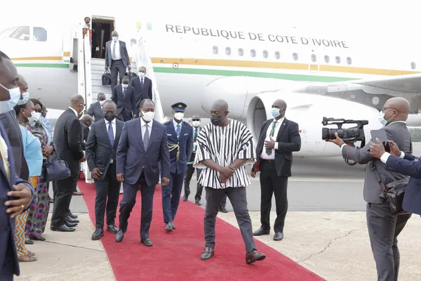 Gbagbo en Europe, Ouattara quitte Abidjan pour Accra