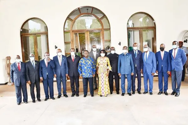Orpaillage clandestin, délestage… : les Sénateurs chez Bédié à Daoukro