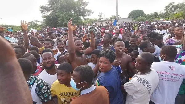 Emeute à Blouzon, chez la mère du Gbagbo : des images