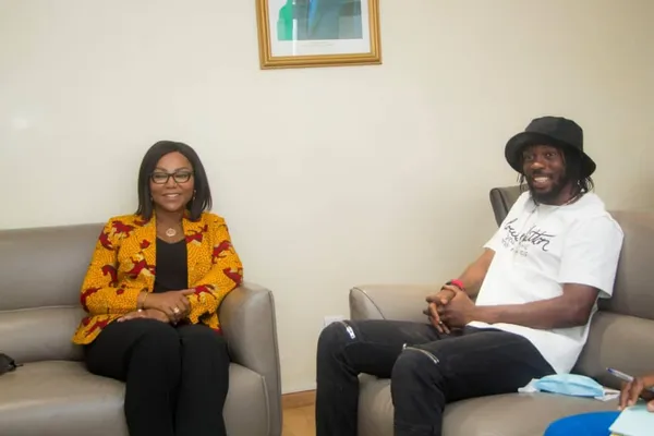 Gervinho rejoint la cause de la femme