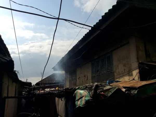Incendie au « Camp Fonctionnaire » en face du Forum des Marchés d’Adjamé ce 21 juillet 2021, en images