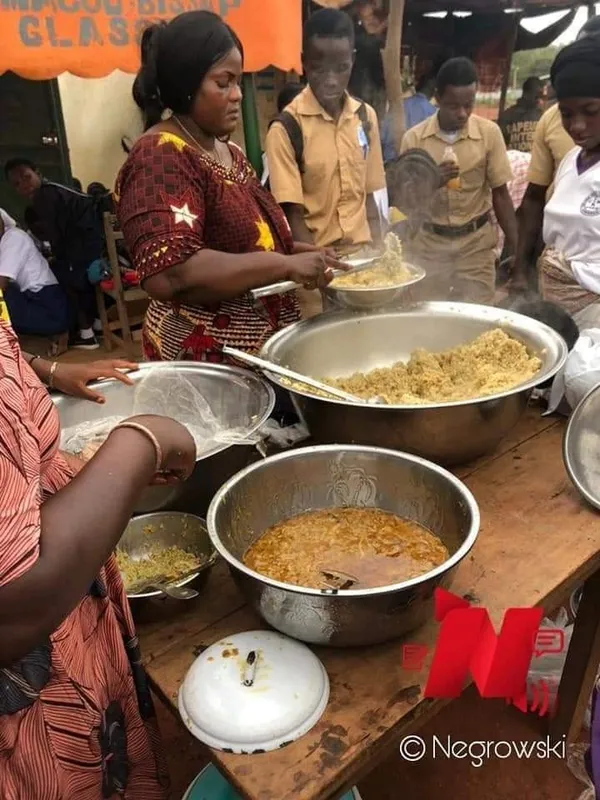 Bac 2021 à Korhogo : une dame nourrit gratuitement les candidats, voici la raison