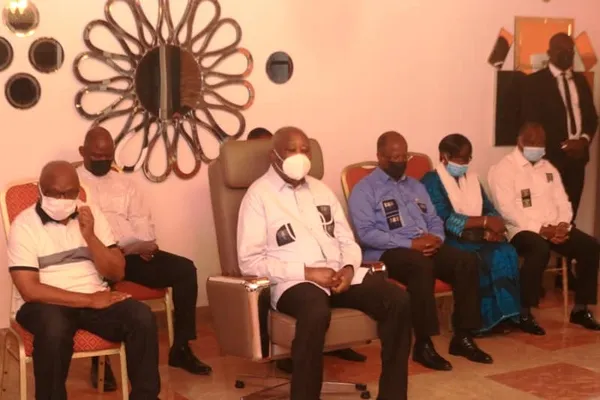 Laurent Gbagbo rend hommage à son jumeau Sangaré Abou Drahamane