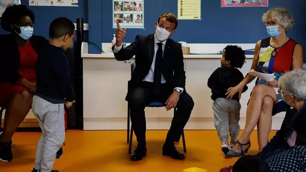 Congé de paternité en France : ce que dit Emmanuel Macron