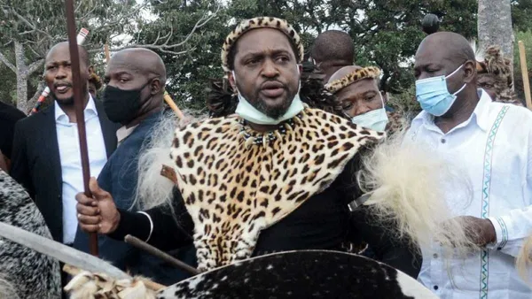 Violence en Afrique du Sud: le roi zoulou lance un appel au calme
