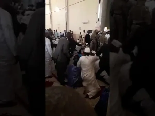 Mali : voici la vidéo de l’attaque au couteau contre le président Assimi Goïta