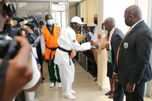 Ruth Gbagbi, la médaillée de bronze des JO, accueillie en triomphe à Abidjan : [Images]