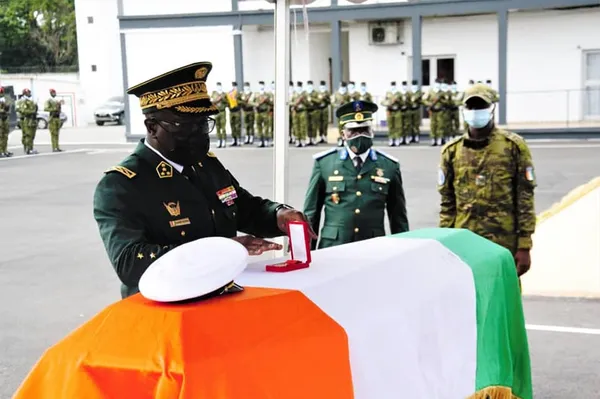 Deux casques bleus ivoiriens décédés au Mali: la Côte d’Ivoire rend hommage à ses soldats