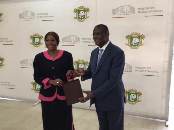 Philippe Mangou chez Kandia Camara