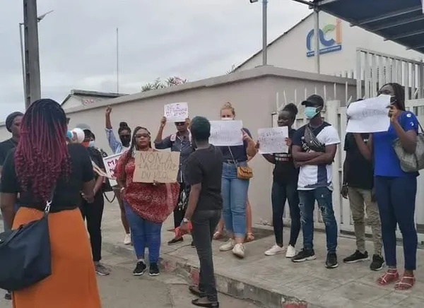 Affaire apologie du viol : manifestation devant la chaîne NCI ce 1er septembre 2021, [Images]