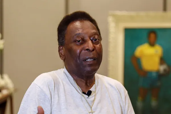 Pelé hospitalisé