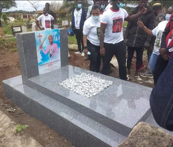 S Kelly enterré ce samedi 11 septembre 2021 : images