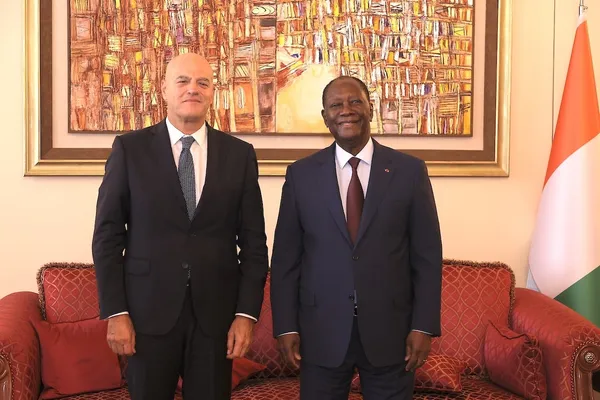 Ouattara échange avec Claudio Descalzi, du Groupe ENI