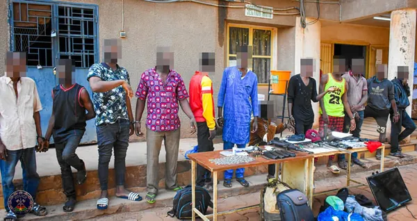 Burkina: 5 réseaux de dangereux braqueurs démantelés, des armes saisies