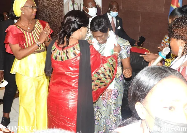 Simone Gbagbo reçue par la ministre Antoinette Kipulu à Kinshasa