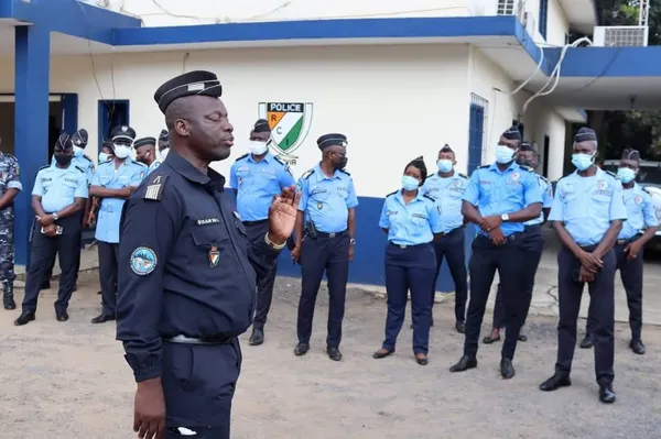 Le Préfet de police d’Abidjan sensibilise la police d’Adjamé
