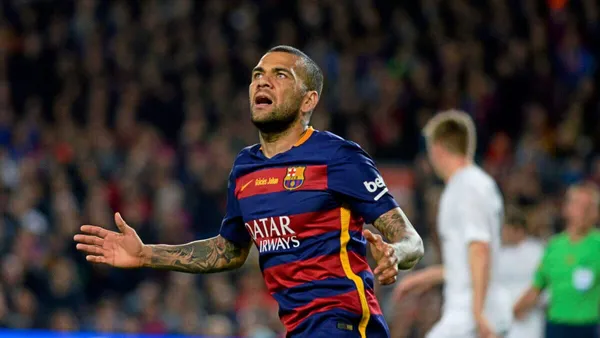 Barça : Dani Alves de retour au coté de Xavi (officiel)