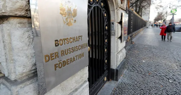 Allemagne : un diplomate russe retrouvé mort devant l’ambassade