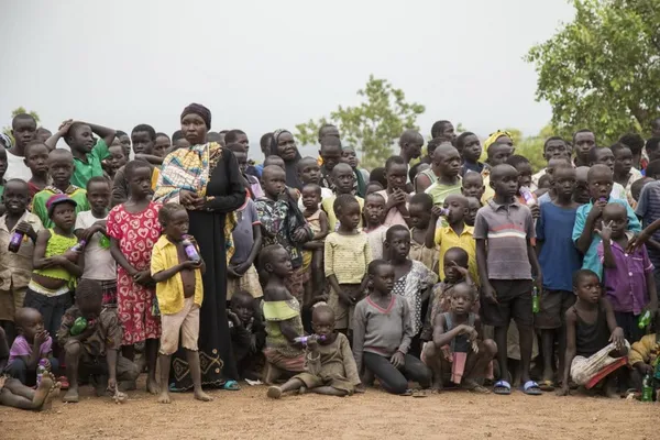 Nigeria: les projets de fermeture de camps de déplacés inquiètent l’Amnesty International