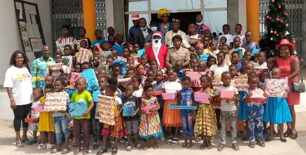 Arbres de Noel 2021 à Agnéby-Tiassa : près de 5000 enfants cadeautés