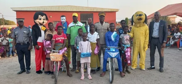 Arbre de Noël 2021 à Doropo: le maire Ouattara Siaka cadeaute 177 élèves