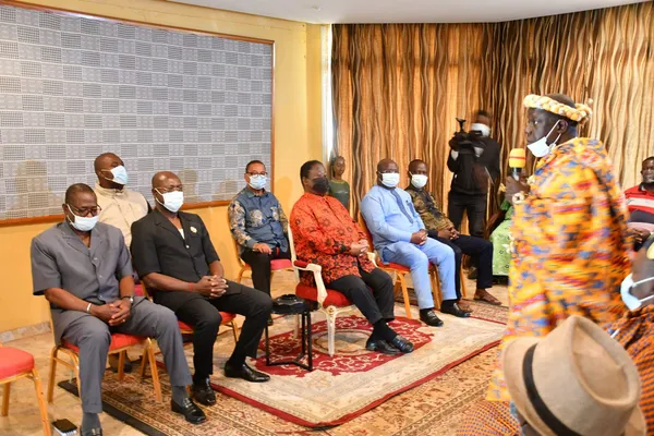 Obsèques de Nanan Bédié Koffi Marcellin frère de Bédié: Reines mères et chefs traditionnels du Ghana à Pepressou
