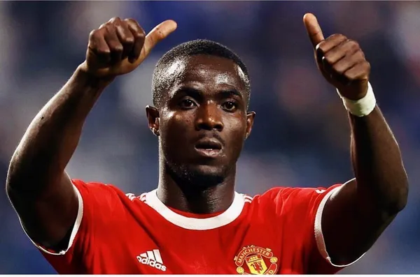 Eric Bailly, pouces levés