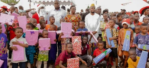 Le ministre Laurent Tchagba, père Noël 2021 à Attécoubé