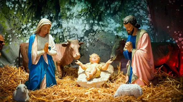 Noël est-elle aujourd’hui une fête païenne ou chrétienne? : le Père Marius Djadji en parle
