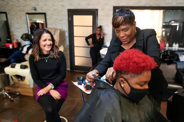 Santé : une étude relève l’importance des salons de coiffure dans le mental des femmes