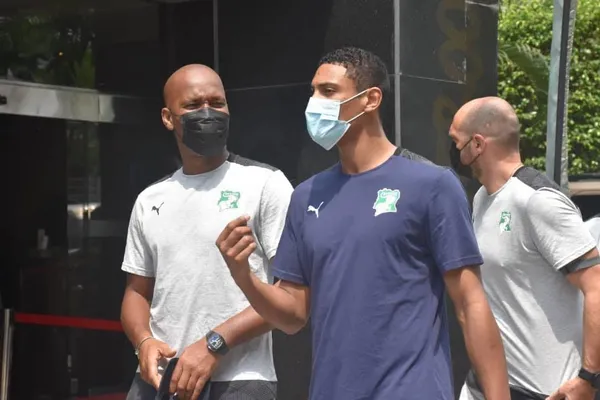 Drogba crie sa colère après la victoire des Éléphants face à l’Algérie