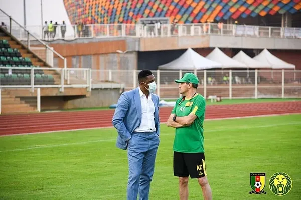 CAN 2021 : Samuel Eto’o à la séance d’entraînement des Lions Indomptables, des images