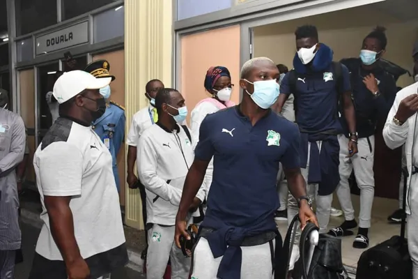 CAN 2021 : arrivée des Eléphants au Cameroun avec Sylvain Gbohouo ce 6 janvier 2022, des images