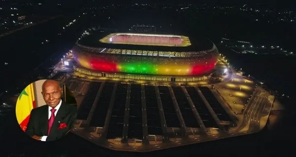 Sénégal: Macky Sall donne le nom d’Abdoulaye Wade au nouveau stade de Diamniadio
