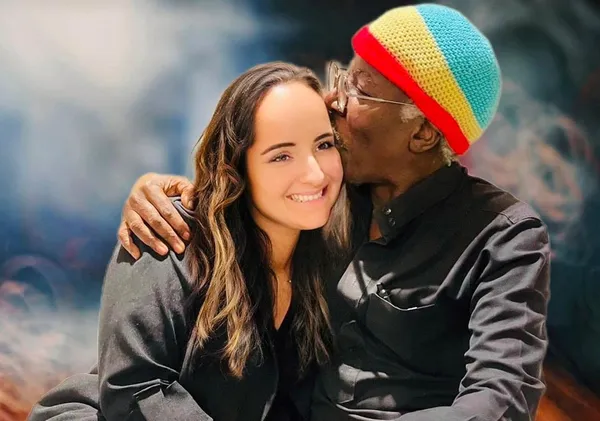 Saint-Valentin : Alpha Blondy et Aelyssa, c’est collé-serré: à 69 ans, le Jagger est tombé dedans