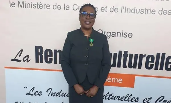 Clémentine Papouet: Cléclé faite chevalier dans l’Ordre du Mérite Culturel ivoirienne
